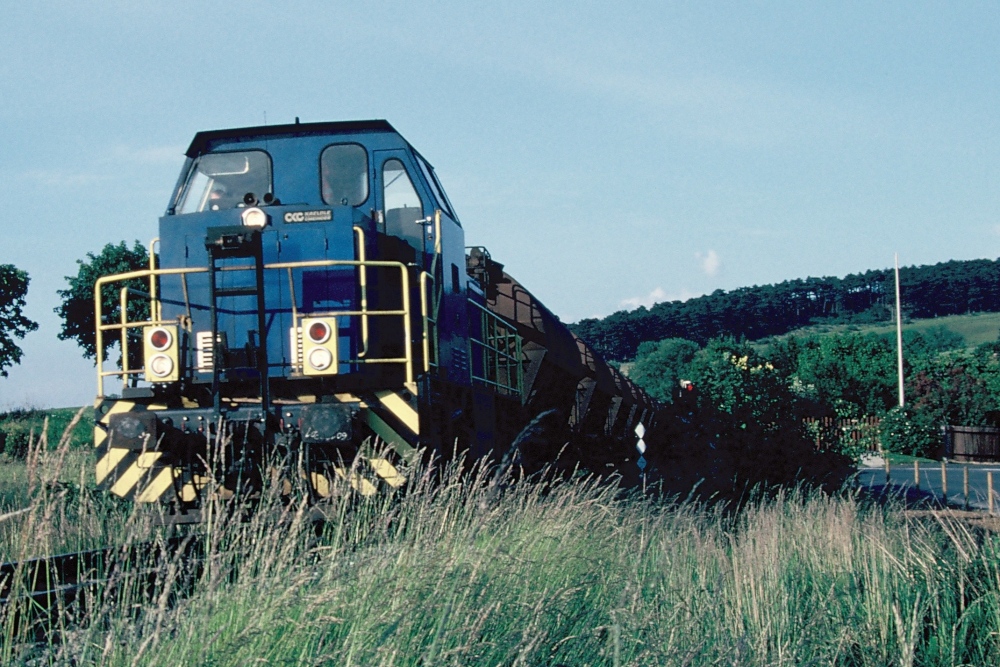 Abraumzug vor Denkte (bei der R�ckfahrt, 30.05.2000