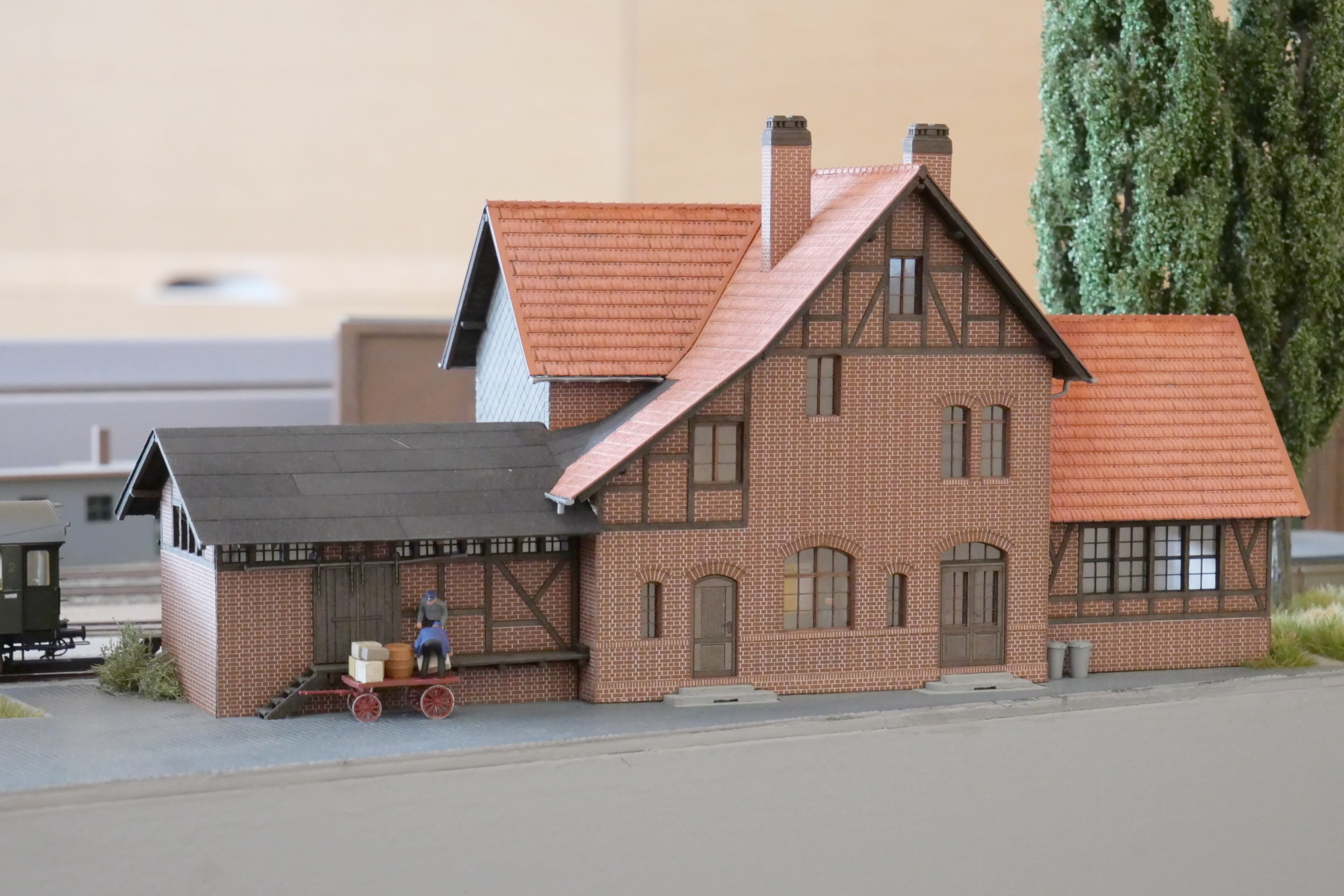 Das Modell des Empfangsgeb�udes in das Modul integriert, Stra�enseite