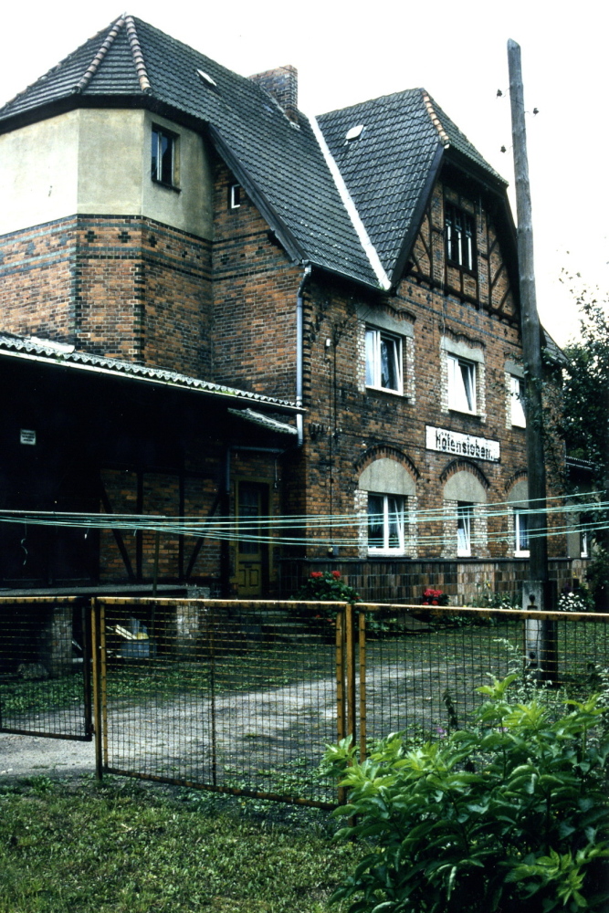 Empfangsgeb�ude H�tensleben, 1996