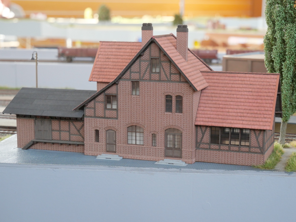 Modell des Empfangsbeb�udes von Sch�ningen-S�d, Stra�enseite