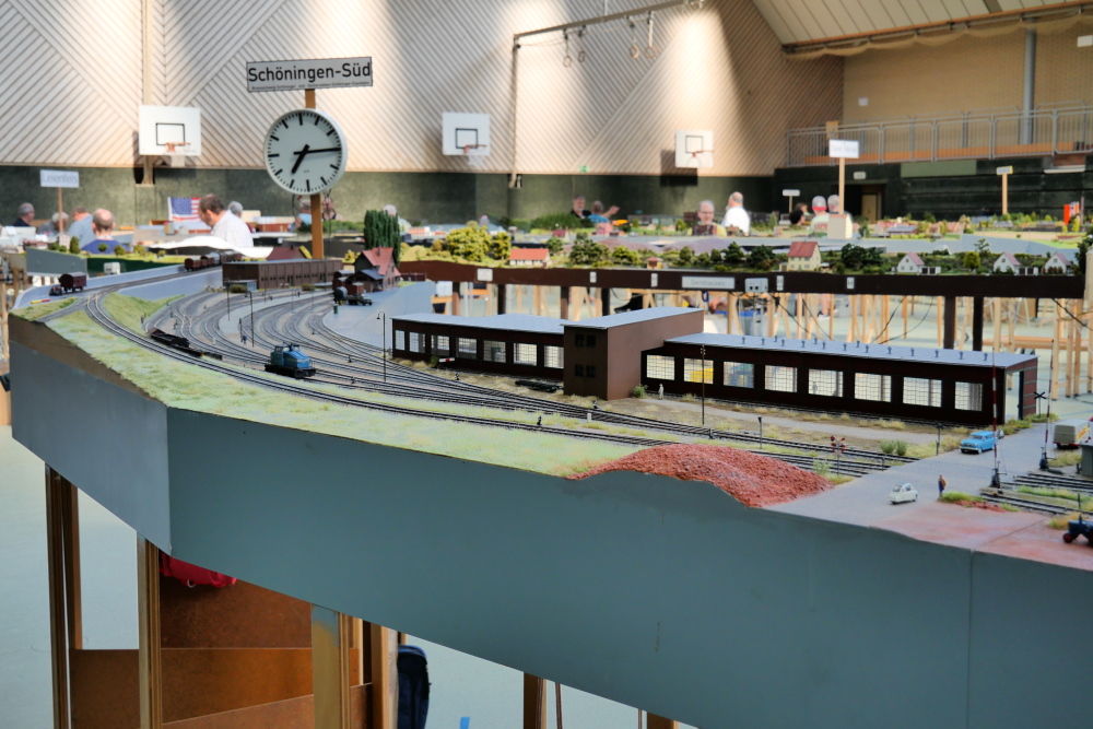 Das FREMOdul Sch�ningen-S�d w�hrend des Spielbetriebs, 2023