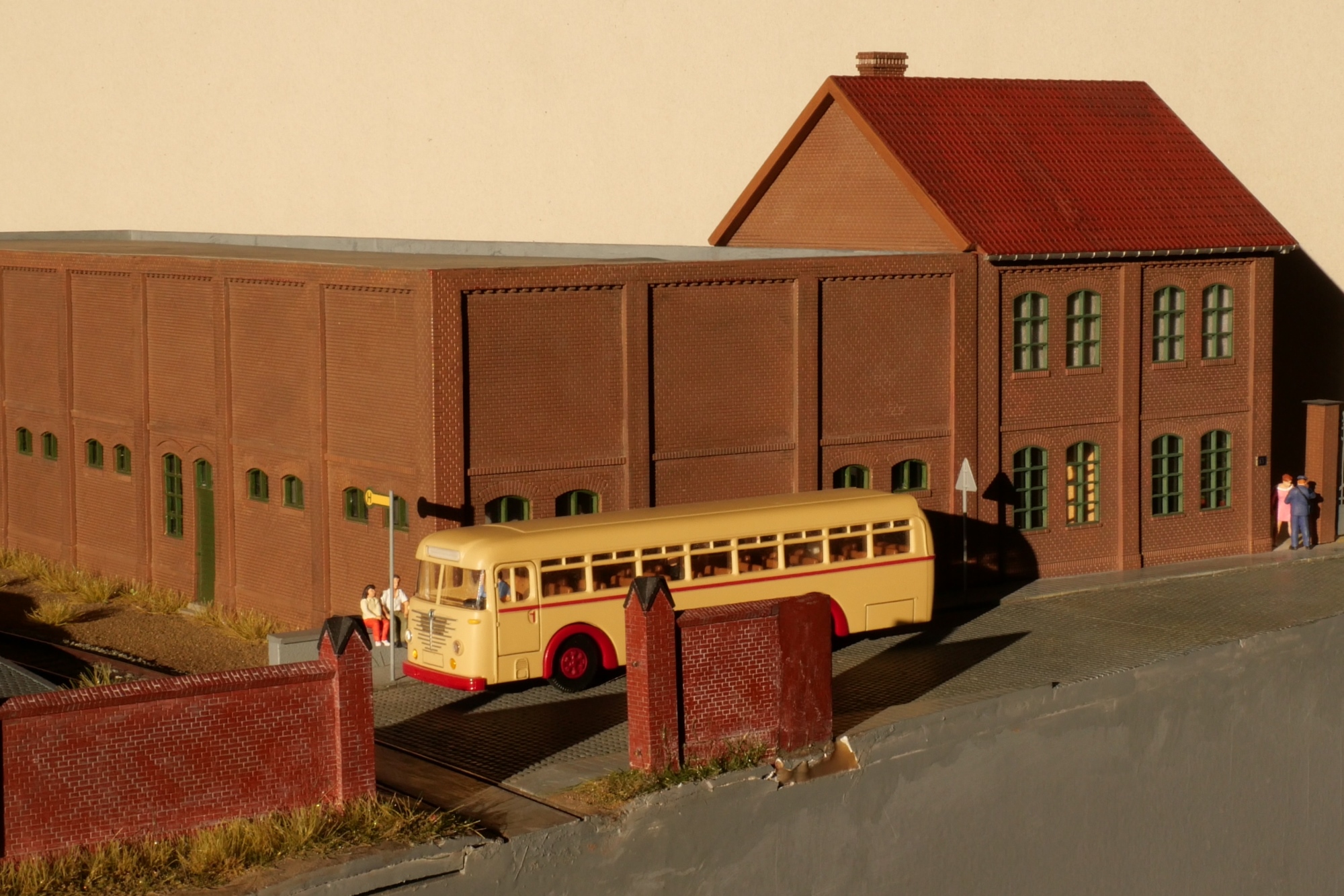 Der fertiggestellte Geb�udekomplex des Viehh�ndlers