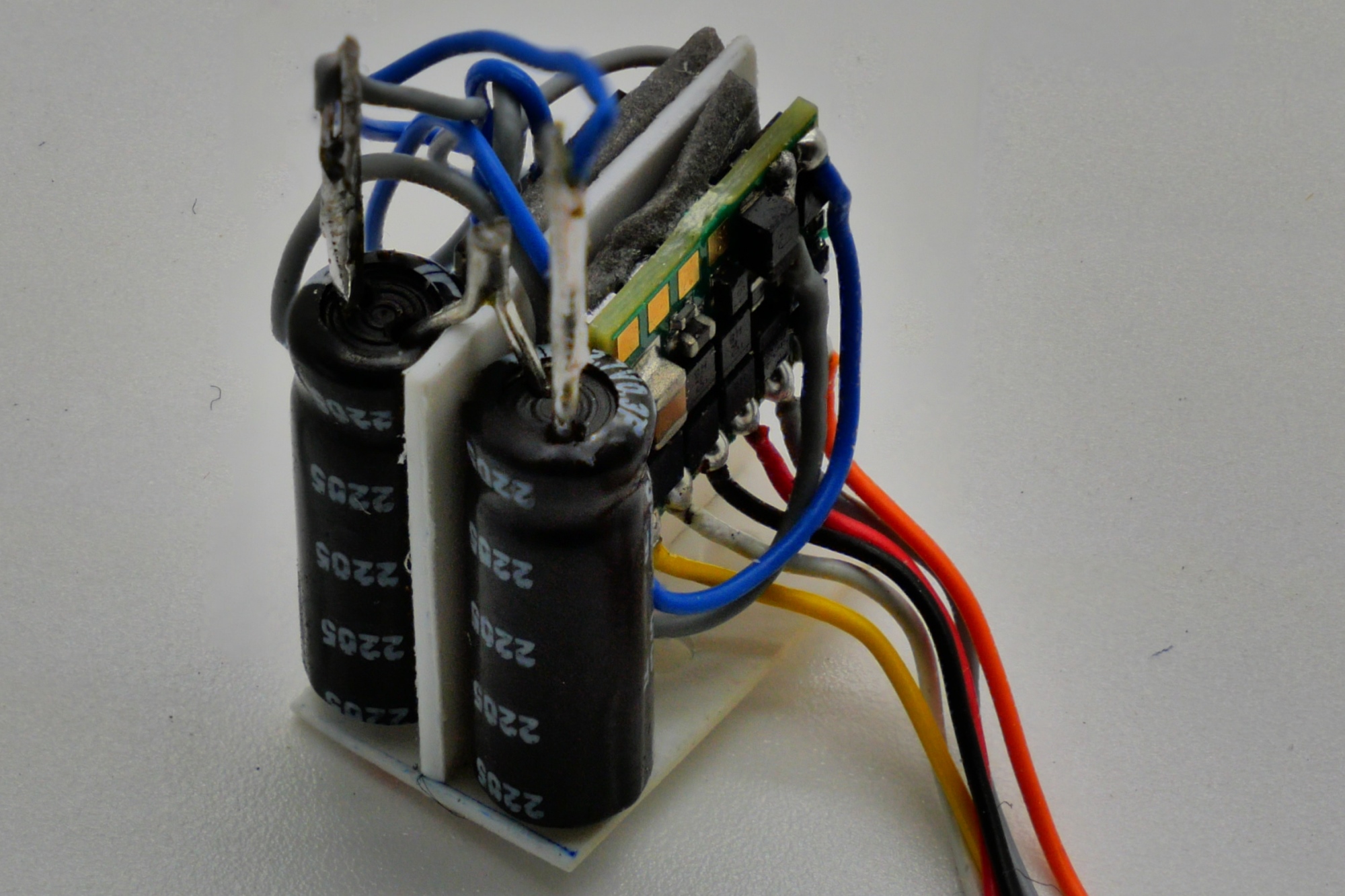 Die Schaltung, fertig zum Einbau in das WC