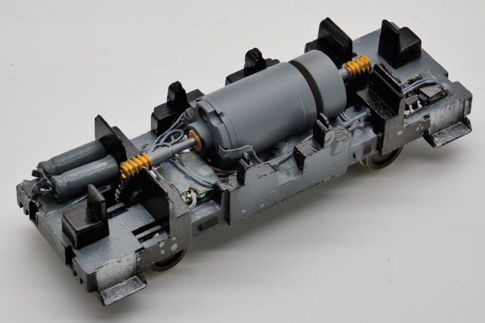 Bauteile in endg�ltiger Position und lackiert